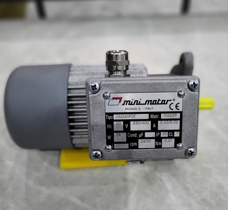 Silnik elektryczny AM320PT2