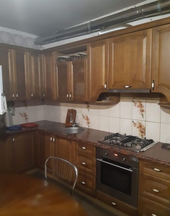 Здається будинок,кінець Богунії,для 3-5 чоловіків.