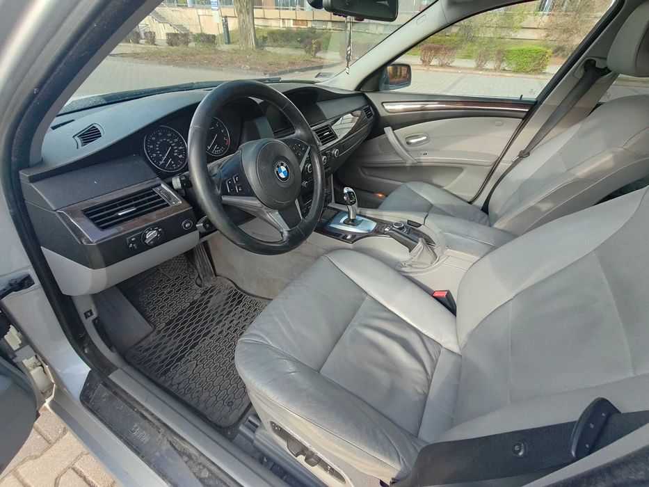 Syndyk sprzeda - BMW 528i, 2009 r.