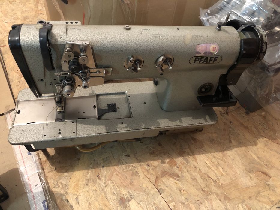 Pfaff зі столом та мотором,двоголка,швейна машина професійна
