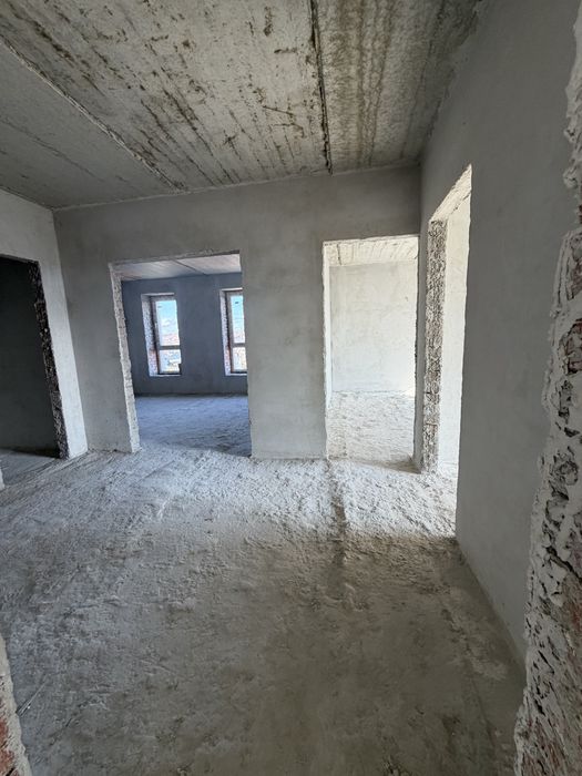 Здана трикімнатна квартира Каскад-Ярко