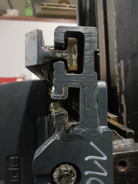 Chwytak  do wózka widłowego Cascade