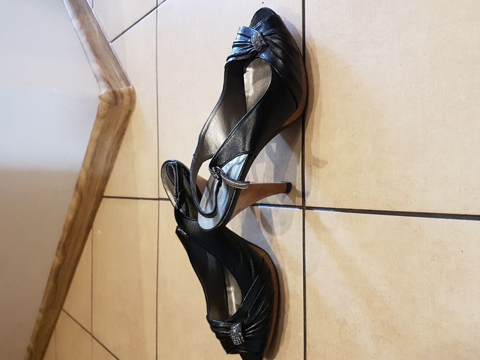 Buty na obcasie bez palców