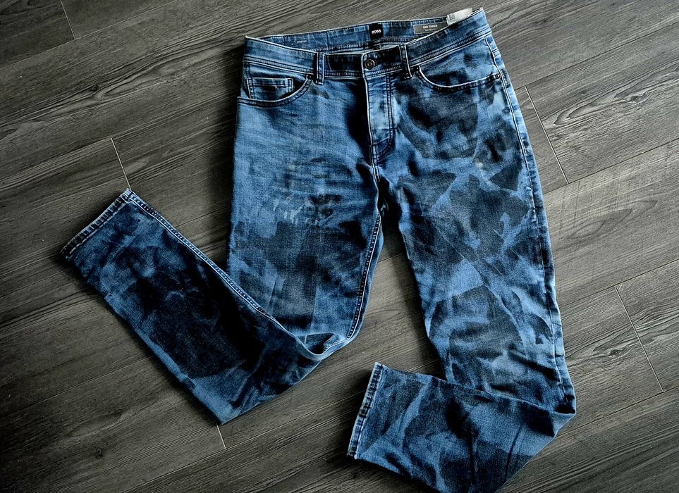 Spodnie męskie dżinsowe Hugo Boss slim fit rozmiar W32 L32 M/L

- stan