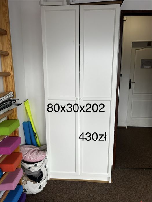 Szafa Ikea z półkami