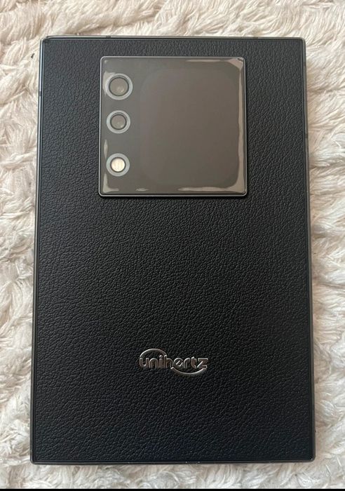 Unihertz Titan 2 com caixa e acessórios