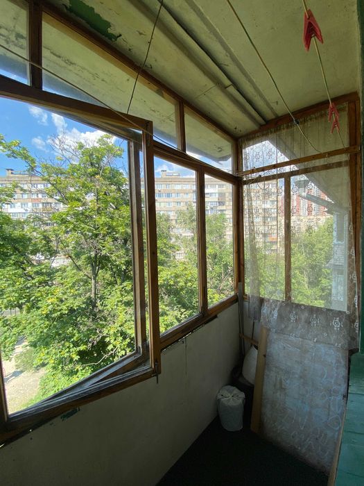 Продаж  3 к.  квартири  Дарницька площа,  Харківське шосе 4/1