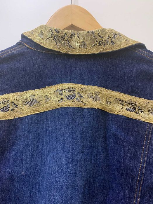 Елегантна джинсова куртка від відомого бренду