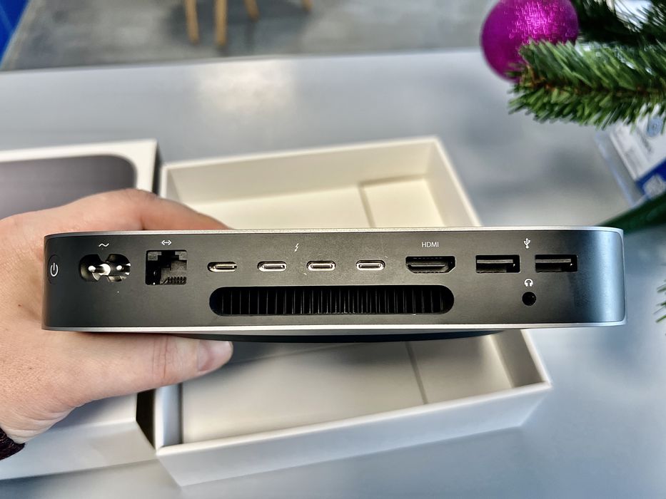 Mac Mini A1993 Intel Core I7 6 rdzeni 3,2Ghz, 32Gb RAM DDR4 Idealny