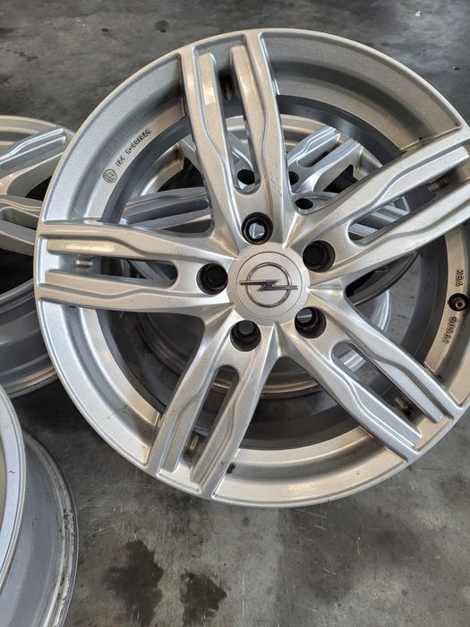 Felgi aluminiowe r 16 5 x 108 opel