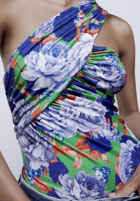 Vendo body Zara novo