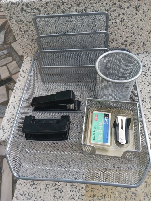 Conjunto para escritório para secretária com 8 peças  em metál novo