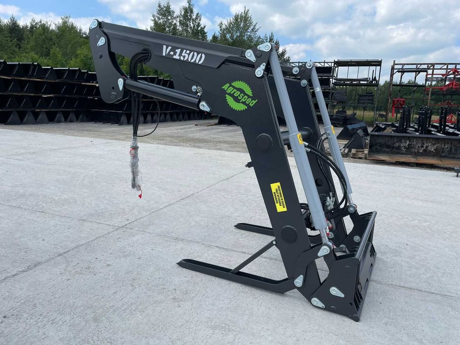 Ładowacz czołowy TUR z montażem