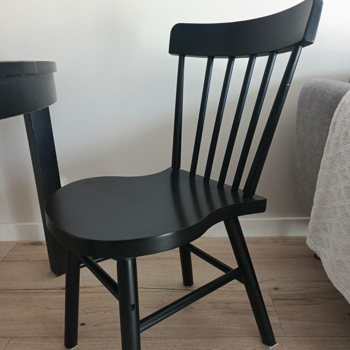 Stół okrągły rozkładany Ikea BJURSTA i dwa krzesła