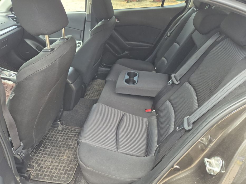 Mazda 3 .Rok 2015.