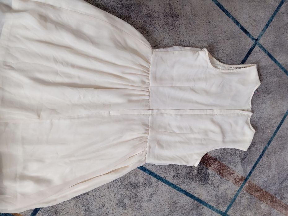 Sukienka jak nowa ecru,36/40zł, śliczna