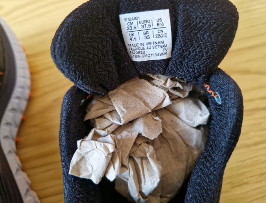 Кросівки Asics 35 розмір (стелька 23.5см) Original