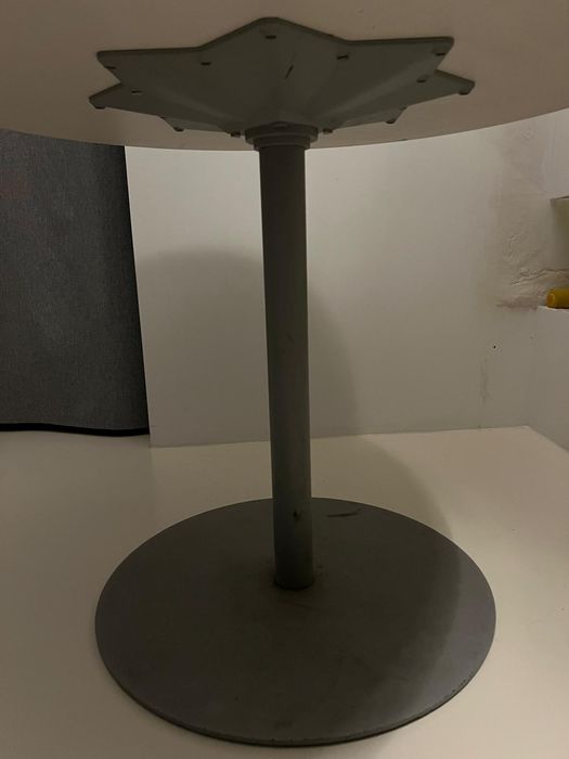 Mesa exelente estado valor  20 euros