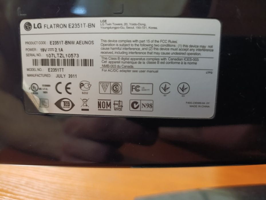 Продам компьютер з монітором,клавіатурою,мишкою.