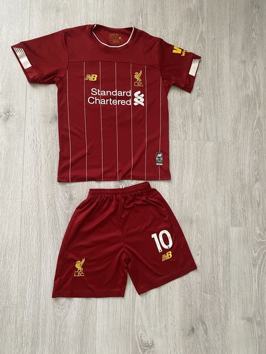 Футбольна форма  7 8 9 років на 128 -135 см ліверпуль барселона