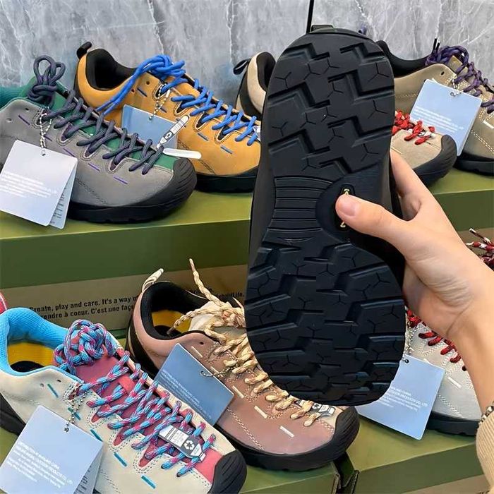 Obuwie trekkingowe antypoślizgowe kolory