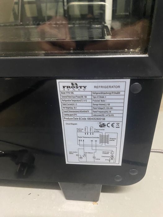 Продаж кондитерської вітрини