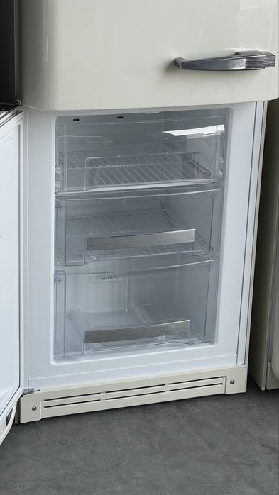 SMEG FAB32 бежевий  ретро холодильник з морозильною камерою NoFrost