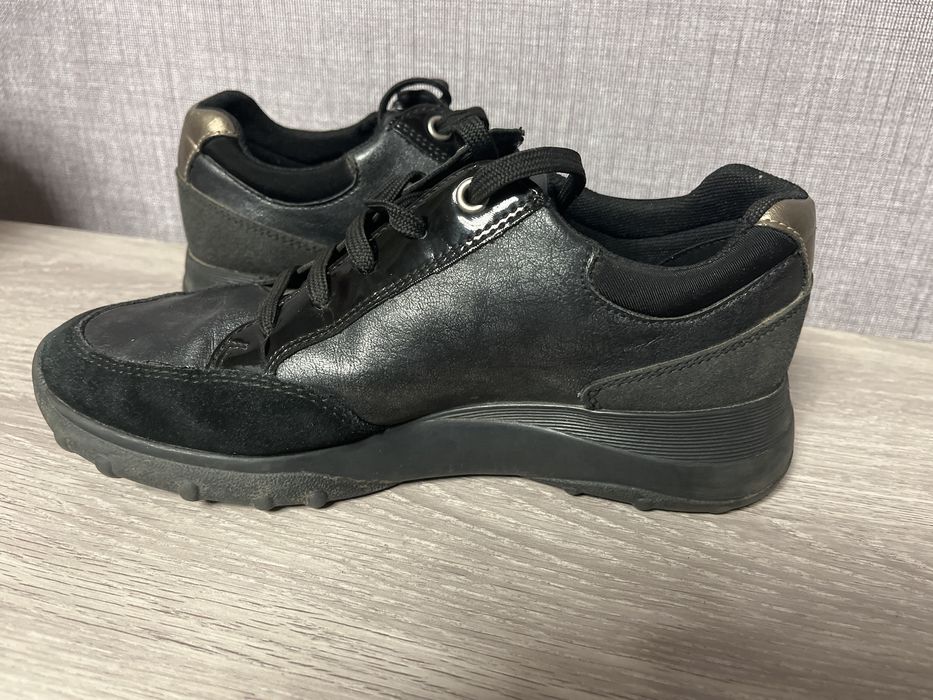 жіночі кросівки Geox Respira р.37