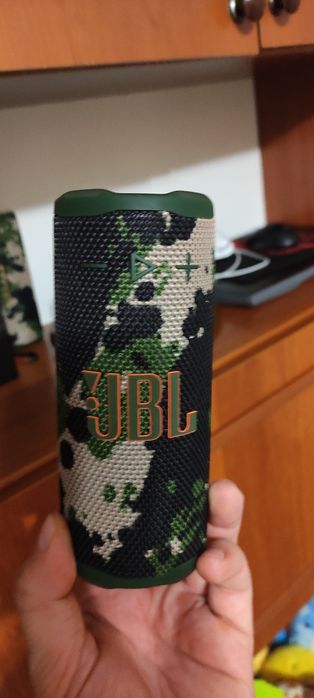 Продам JBL колонку
