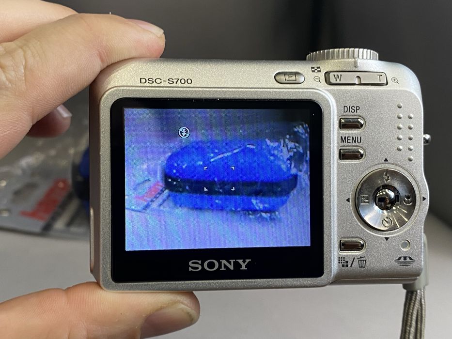 Цифровий фотоапарат SONY Cyber-Shot DSC-S700