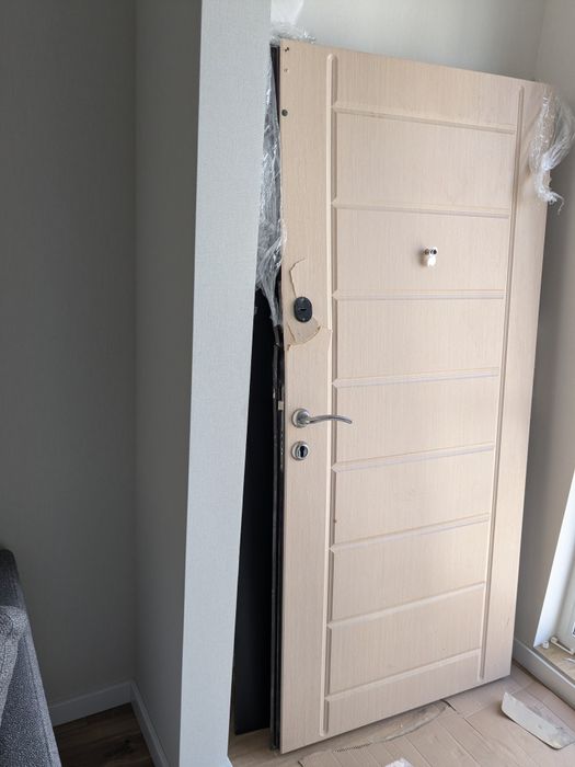 Двері вхідні металеві