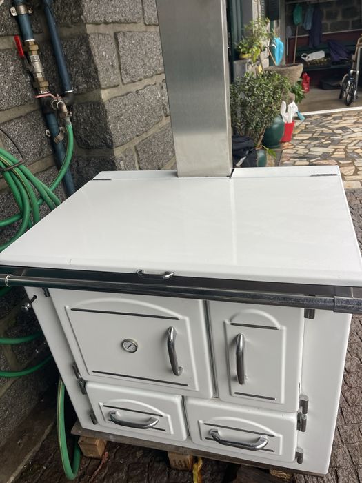 Fogão de lenha pouco uso