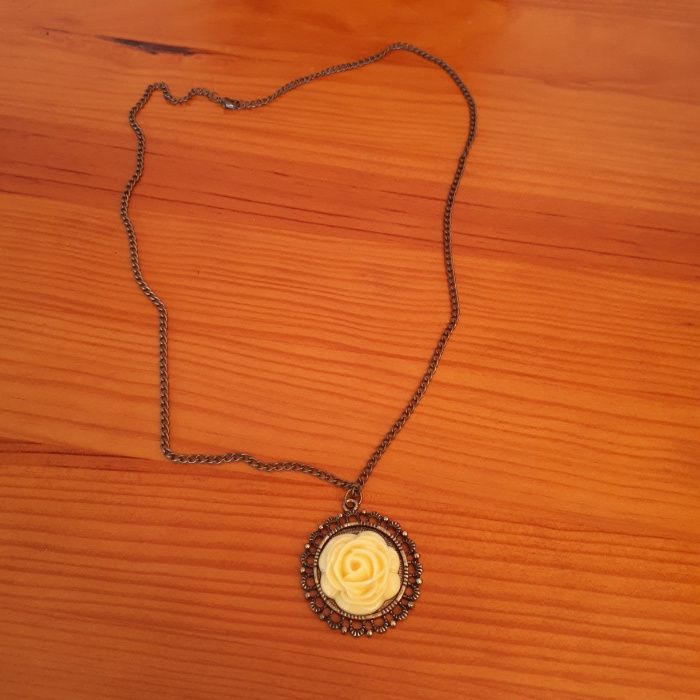 Conjunto de 4 Colares diversos