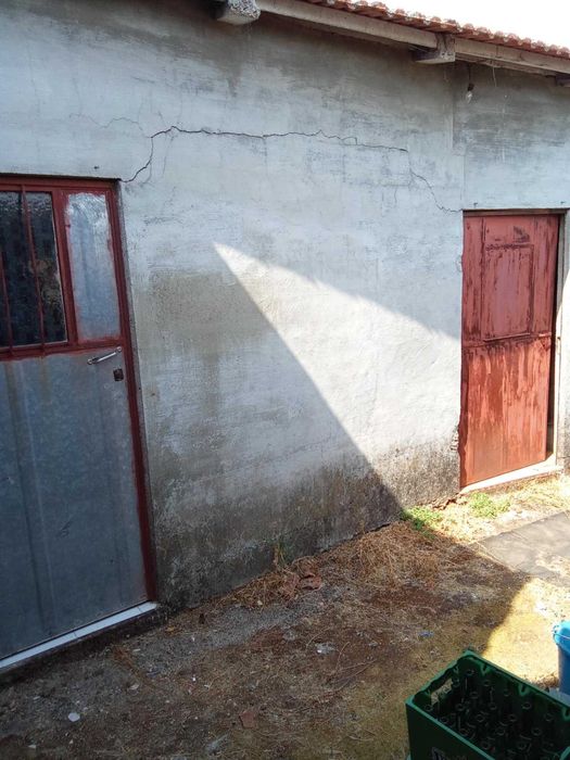 Casa de xisto com quintal