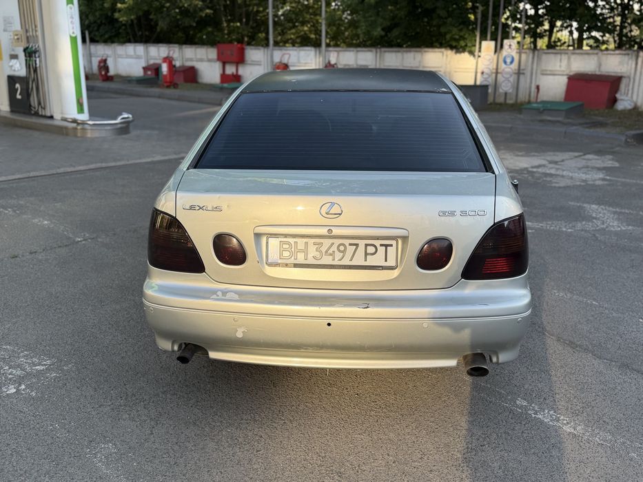 LEXUS GS 300 Автомобиль в хорошем состоянии для своих лет