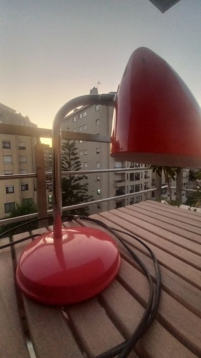 Candeiro, cor vermelho,