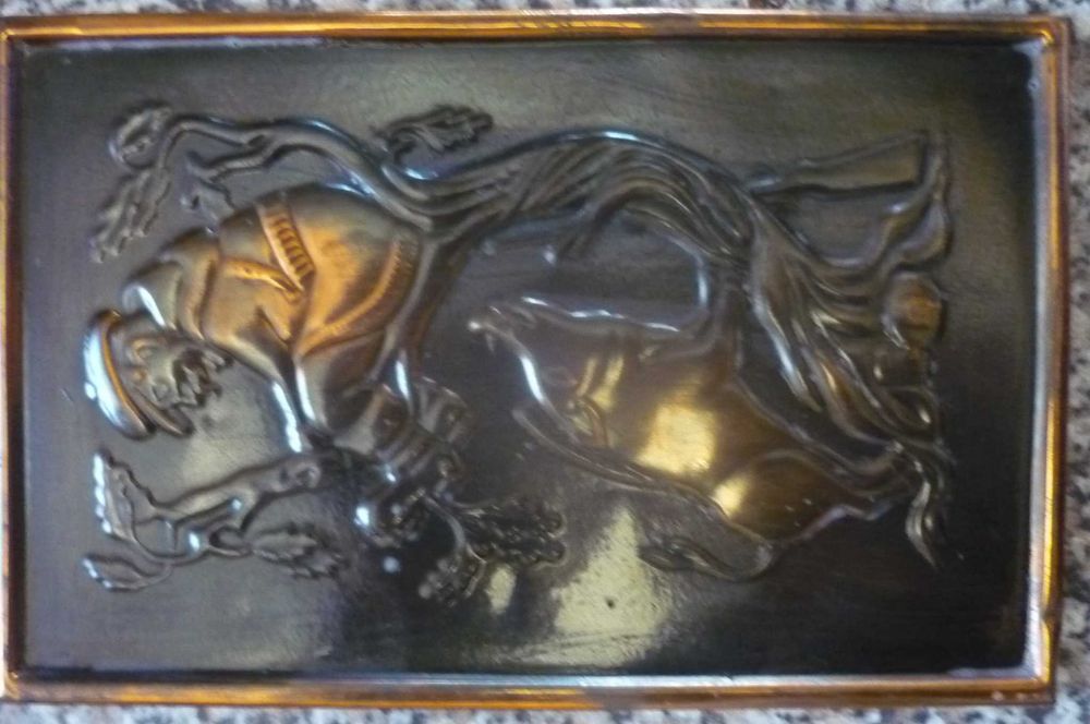 Мисливець     чеканка   .