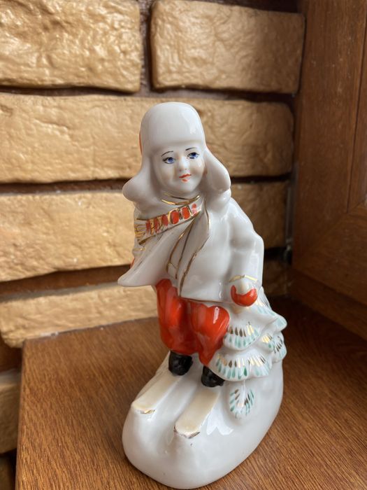 Статуэтка Лыжник с елкой