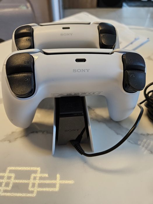 PS5 Slim 1TB Napęd + 2x DualSense + Stacja Ładowania | Gwarancja | Jak Nowa
