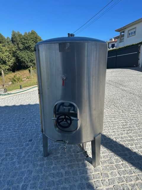 Cuba em inox 550 L