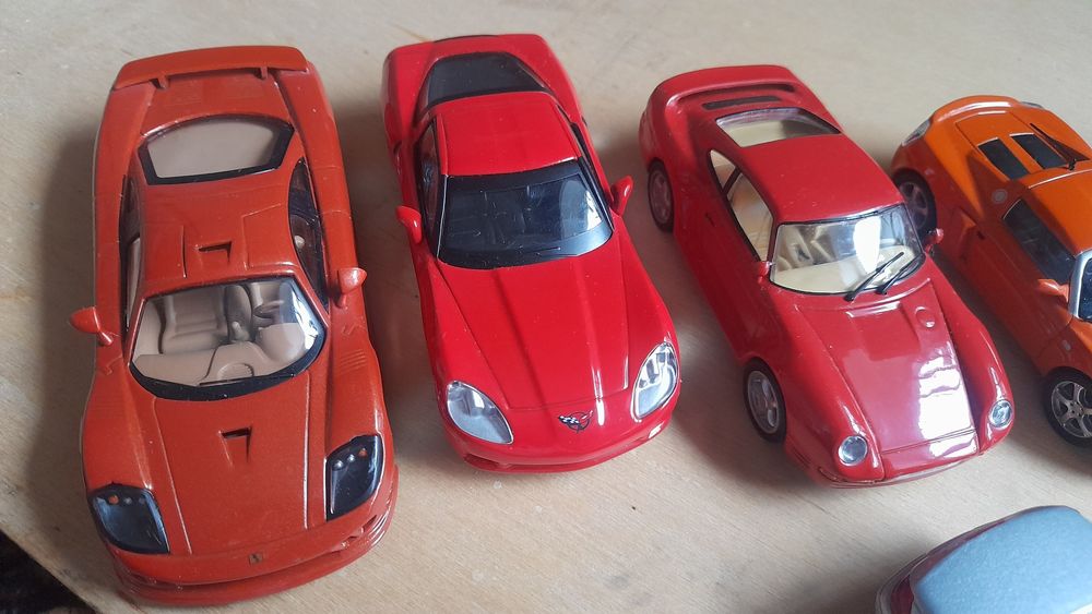 Продається колекція машинок серії "Суперкари.Найкращі автомобілі світу