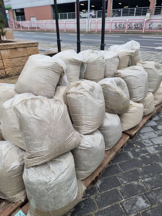Piasek w workach 10 zł/szt.