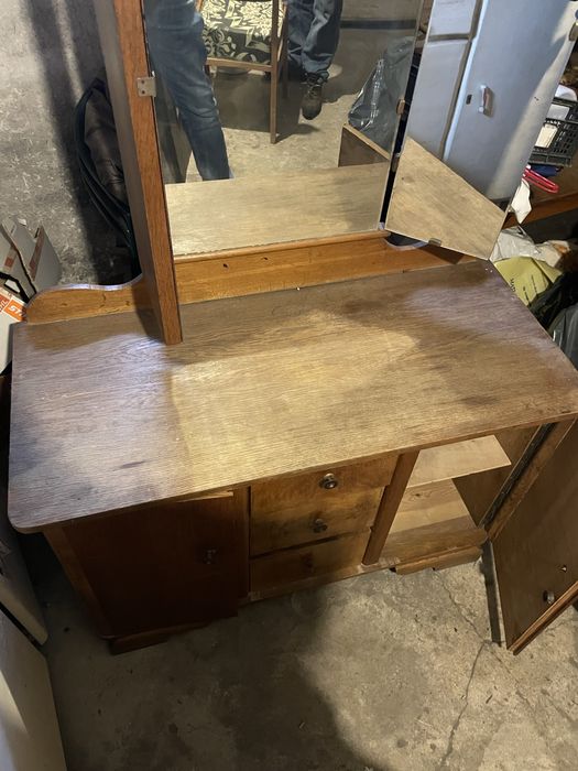 Ładna stara toaletka