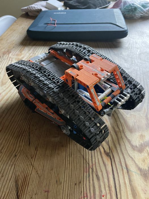 Lego technic 42140 zdalnie sterowany dwu stronny