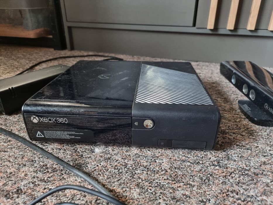 Xbox 360 oryginalne opakowanie konsoli i pada OKAZJA