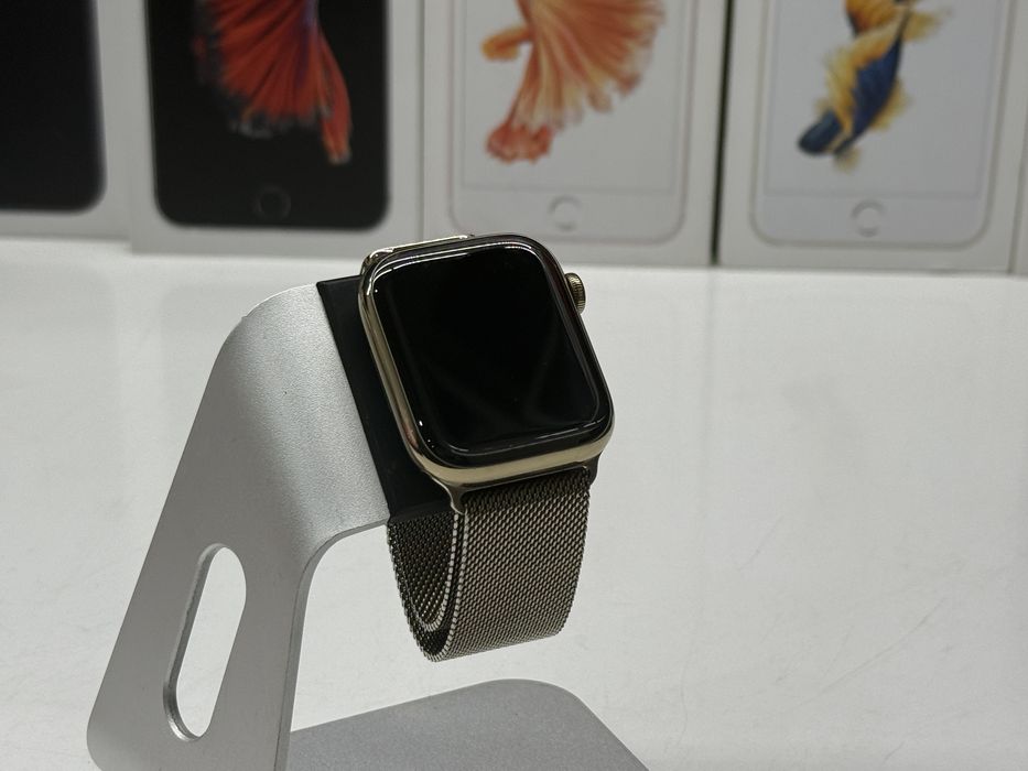 Apple Watch Series 7 45mm Gold Stainless Steel Milan LooTrade-In/Oбмeн