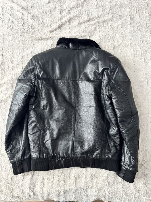 Шкіряна дублянка - натуральна шкіра та хутро.