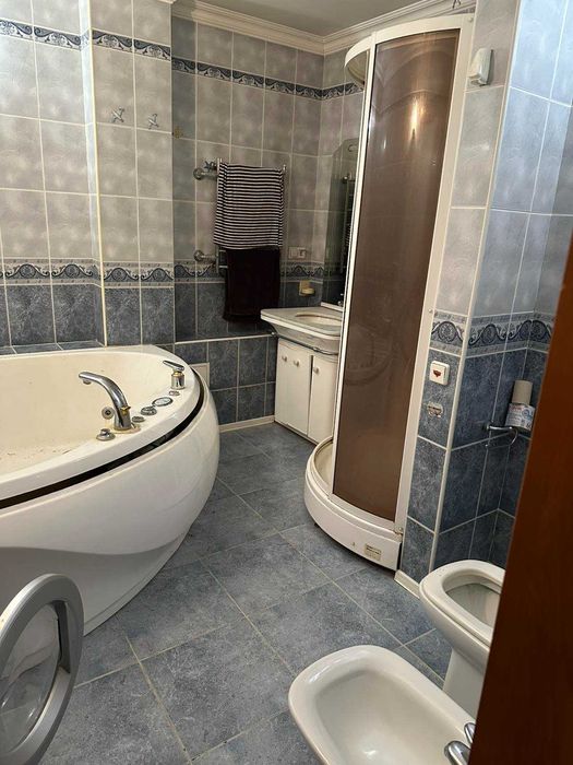 Здається велика 2-к квартира, м.Позняки, вул.Гмирі