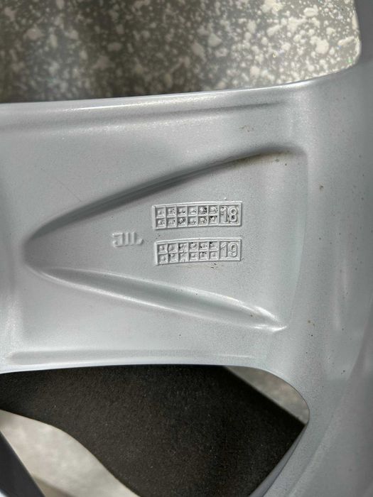 Диски BMW 5/120 R19 8,5J ET35 Dia 72.6