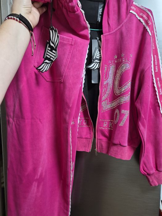 Шикарний  якісний костюм